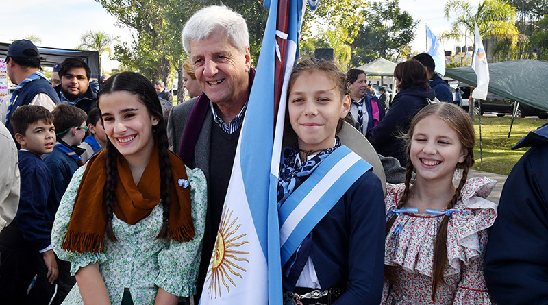 San Fernando festejó el Día de la Patria con el Dúo Coplanacu y miles de vecinos