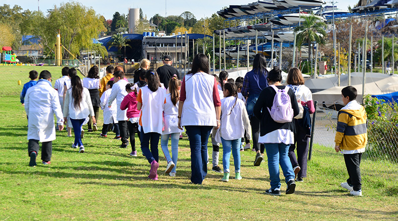 Alumnos de la Escuela N° 8 visitaron realizaron un Paseo Náutico por San Fernando
