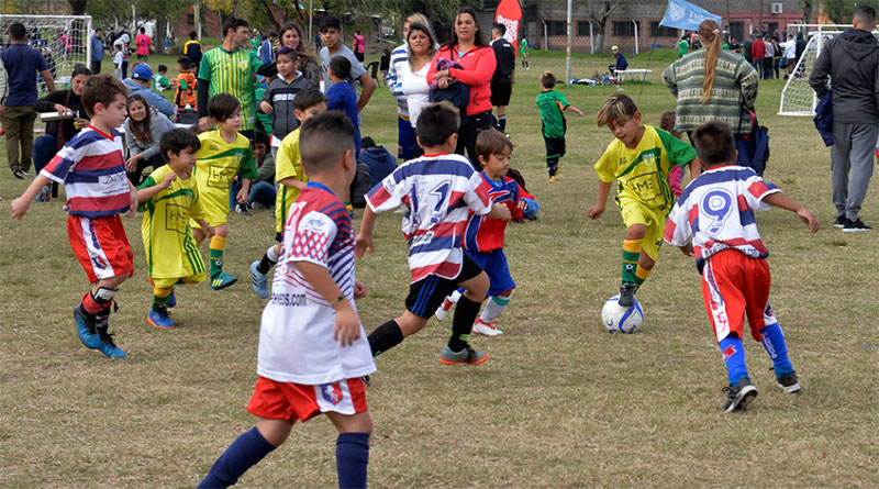 El municipio entregó material deportivo a los clubes de la Liga de Baby Fútbol de Tigre