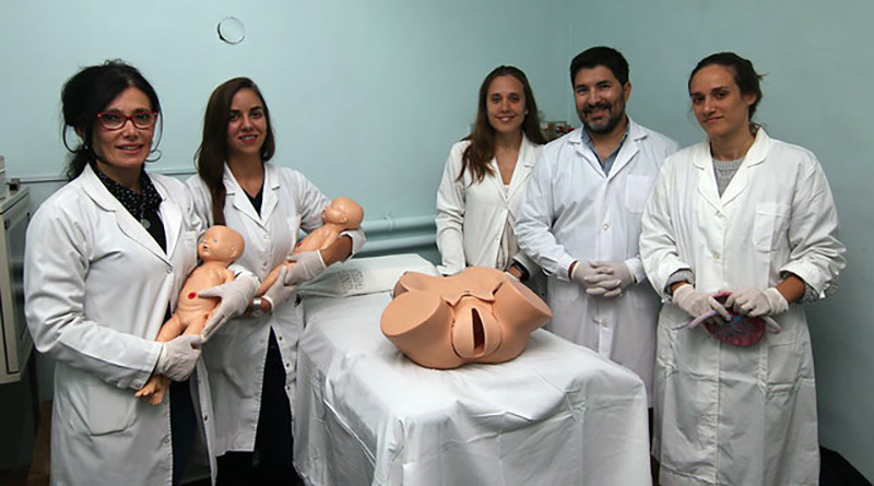 El Hospital Materno Infantil de San Isidro incorporó un simulador de parto