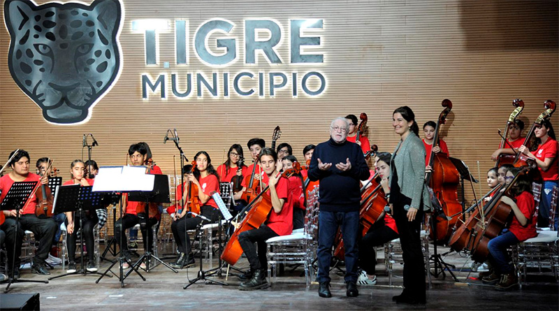 La segunda noche de función del Teatro Municipal “Pepe Soriano” convocó a  cientos de vecinos de Tigre