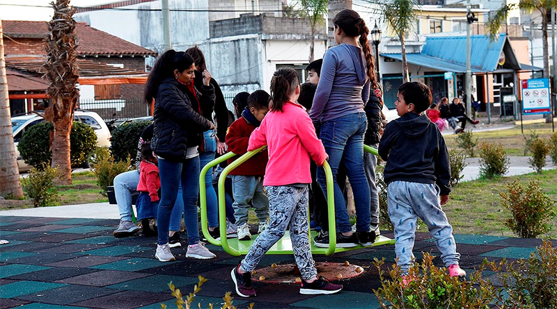 Vacaciones en Tigre: los vecinos eligen las plazas renovadas para disfrutar en familia