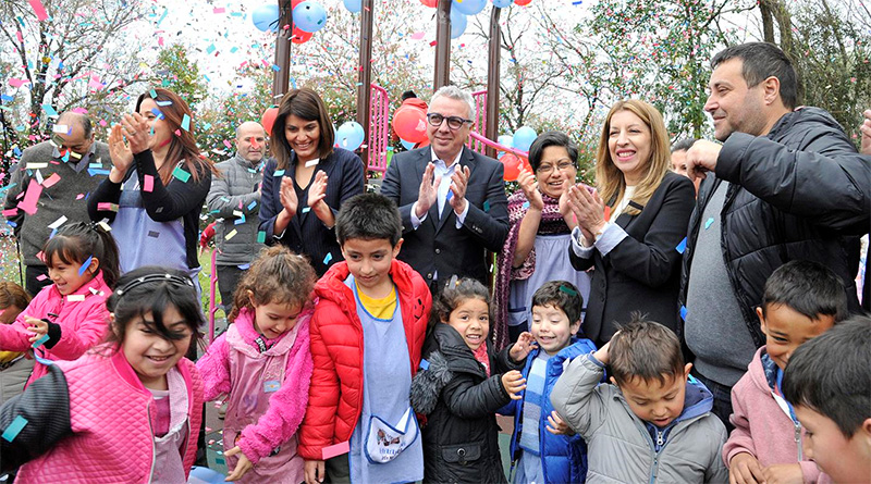 Julio Zamora inauguró los nuevos juegos del Jardín N°909 de Tigre centro
