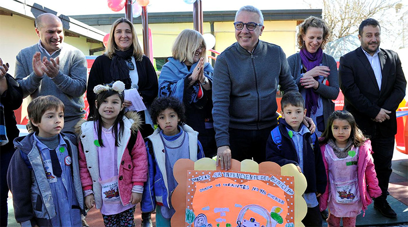 Más inversión educativa: Julio Zamora inauguró el renovado patio del jardín N°915 en Las Tunas