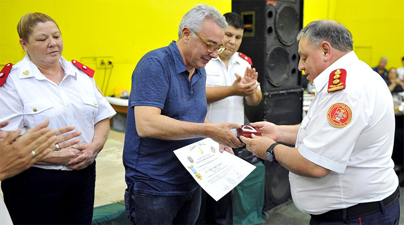 Julio Zamora compartió el cierre de año de los Bomberos Voluntarios de Benavídez