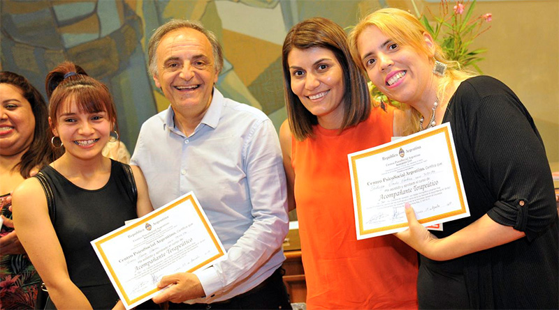 En el HCD de Tigre, nuevos egresados del Centro Psicosocial Argentino recibieron sus diplomas