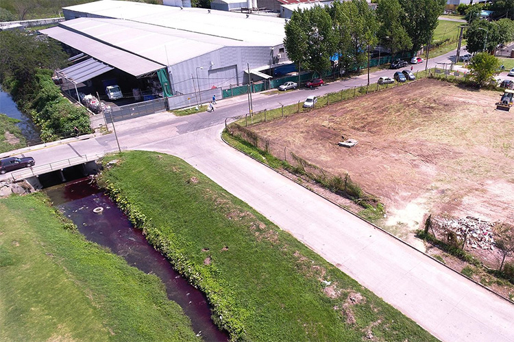 El Municipio de Tigre clausuró una empresa textil por contaminación en el arroyo Darragueira