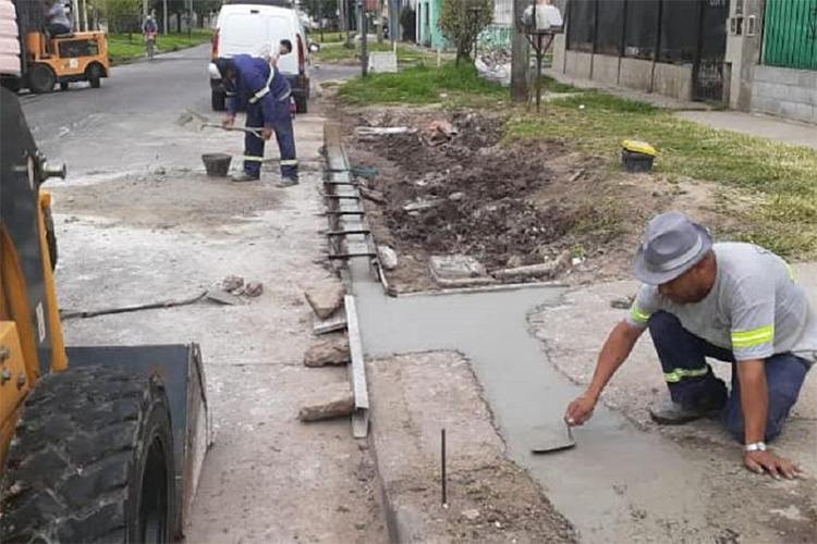 Tigre avanza con la remodelación de veredas en La Paloma