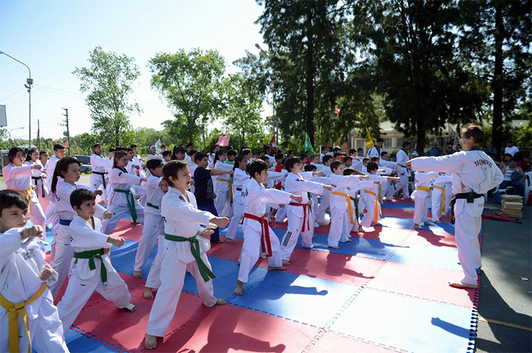 Taekwondo, una disciplina con amplios beneficios que se practica en los polideportivos de Tigre