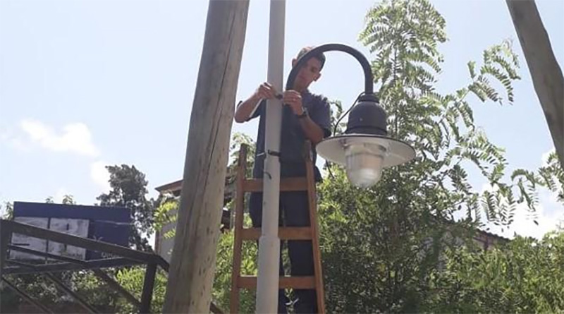 Continúa la conexión de luminarias de vereda en más localidades de Tigre