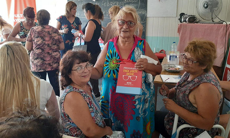 En Don Torcuato, el Municipio entregó más anteojos a adultos mayores