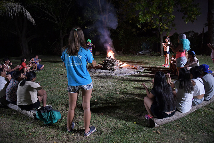La Colonia de Discapacidad disfrutó de un divertido camping nocturno en el Poli N° 3 de San Fernando