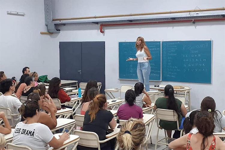 Tigre dicta un curso intensivo de verano en Lengua de Señas Argentina