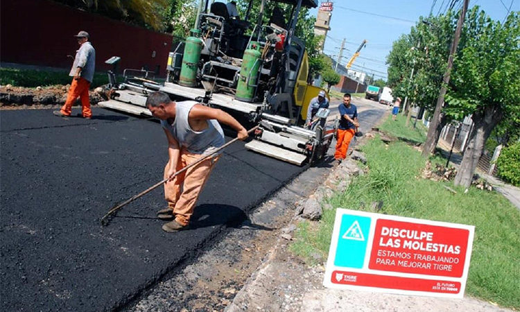 El Municipio continúa con su plan de asfalto en Don Torcuato