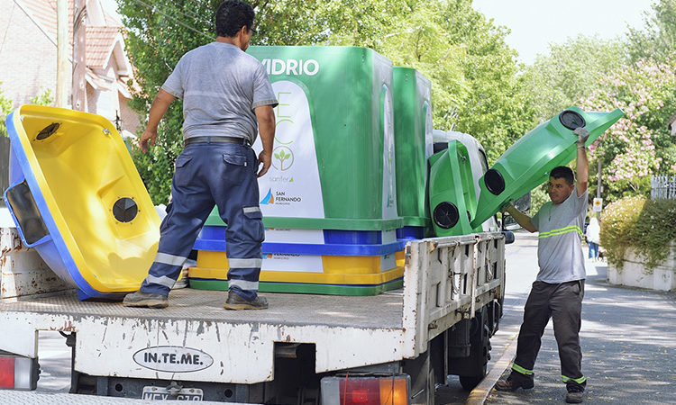 Juan Andreotti presentó nuevas Campanas de Reciclaje para San Fernando