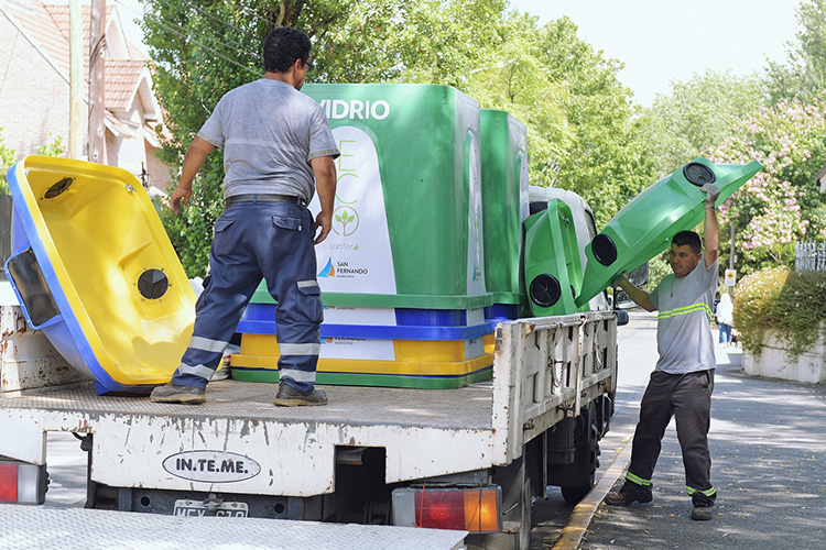 Juan Andreotti presentó nuevas Campanas de Reciclaje para San Fernando