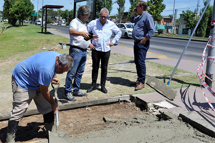 Continúa la construcción de veredas en Rincón de Milberg y Troncos del Talar