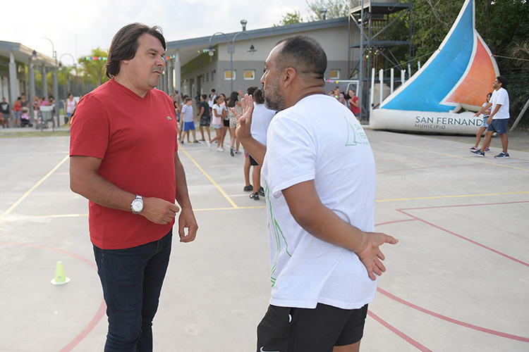 El Polideportivo N°9 de San Fernando organizó juegos y actividades en familia