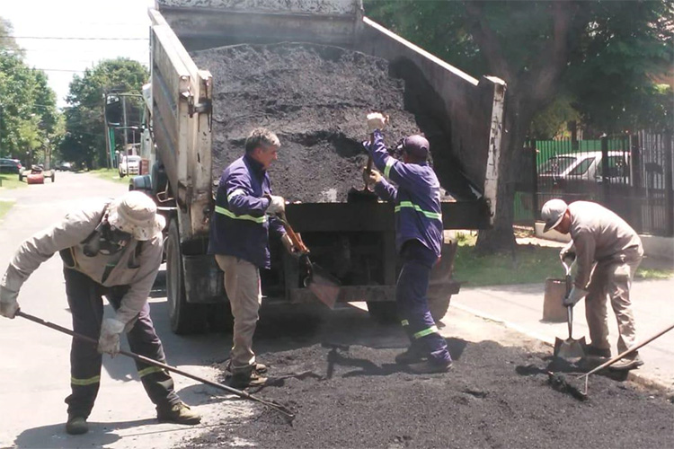 Continúan los trabajos de bacheo y reparación de calles en más arterias de Don Torcuato