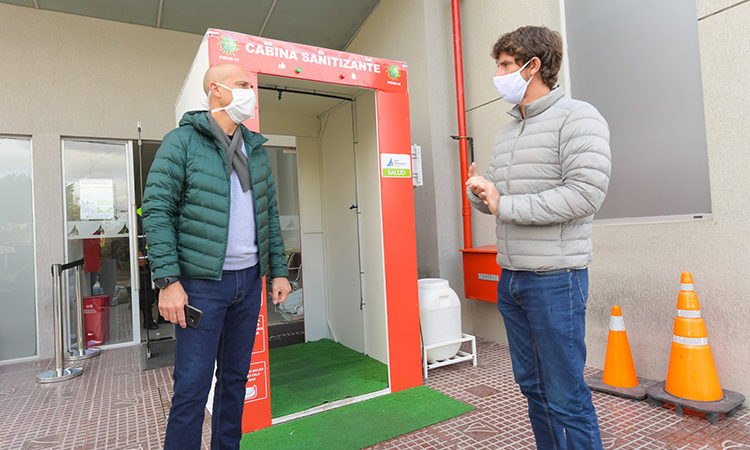 Juan Andreotti presentó la nueva cabina sanitizante del Hospital Municipal de San Fernando