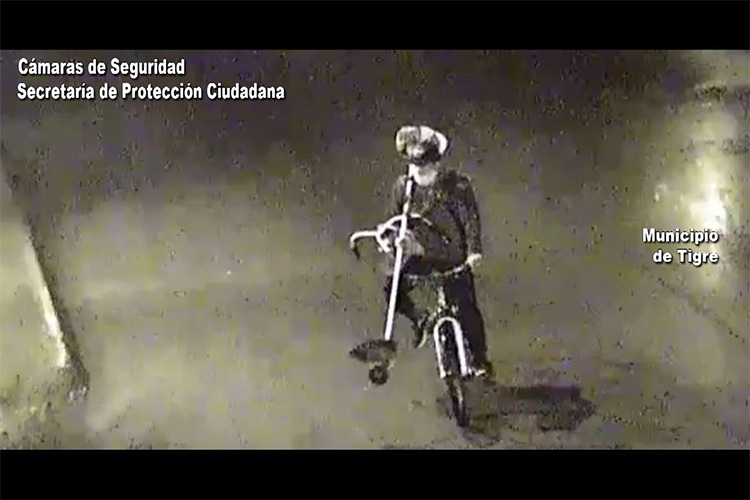 Robó y huyó en bicicleta: las cámaras del COT no lo dejaron escapar