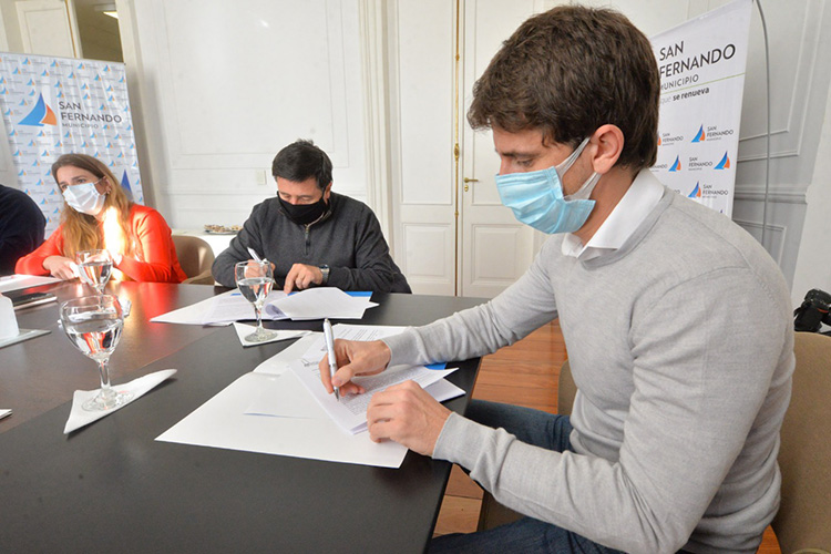 Juan Andreotti firmó convenios con Daniel Arroyo para la reactivación laboral y el desarrollo infantil