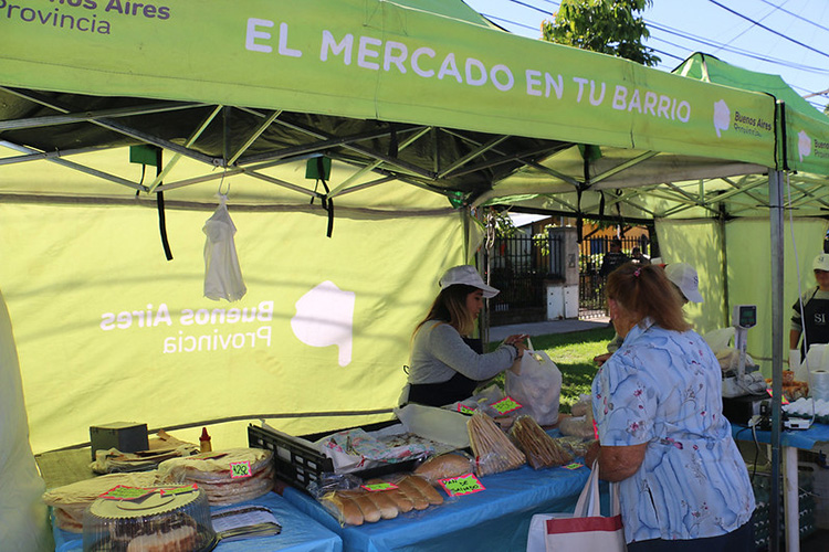 Con precios bajos, el Mercado en tu Barrio recorre San Isidro
