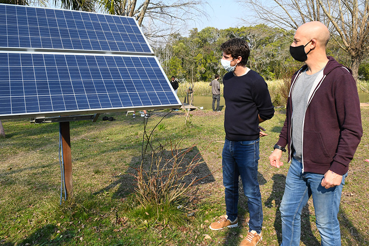 Juan Andreotti visitó familias de Islas de San Fernando donde el Municipio instaló paneles solares