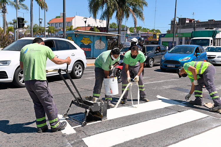 San Fernando avanza con trabajos de pintura vial en las principales avenidas
