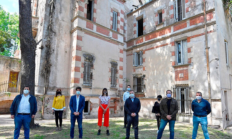 Juan Andreotti firmó un convenio con AABE para restaurar el histórico Palacio Otamendi