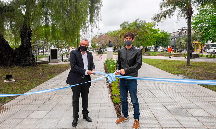 Juan Andreotti y Julio Zamora inauguraron las Plazas Carlos Pellegrini y Luis Castellari en la zona del Canal