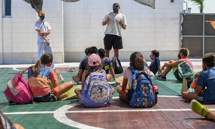 En las Colonias de San Fernando, chicas y chicos aprenden cómo se hace RCP