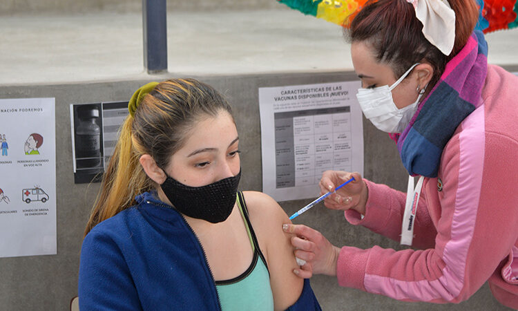 Comenzó en San Fernando la vacunación para jóvenes de 12 a 18 años con factores de riesgo