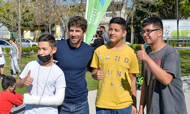 Juan Andreotti disfrutó junto a vecinos y vecinas de actividades deportivas y culturales en las plazas