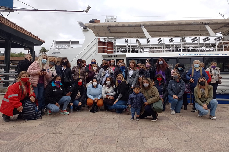 Turismo social: la concejala Gisela Zamora acompañó una nueva salida del programa municipal Mujeres Navegando