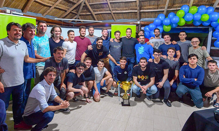 Juan Andreotti agasajó a San Fernando Handball, campeón Nacional