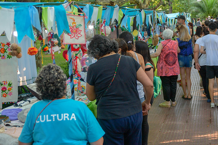 Con gran convocatoria, se realizó la Expo Talleres Culturales 2021 en la Plaza Mitre de San Fernando