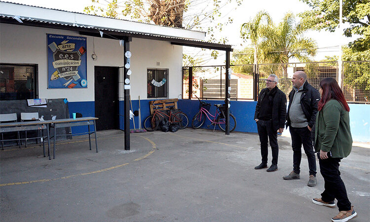 Julio Zamora monitoreó la reforma integral en la Escuela Secundaria N° 24 de Troncos del Talar