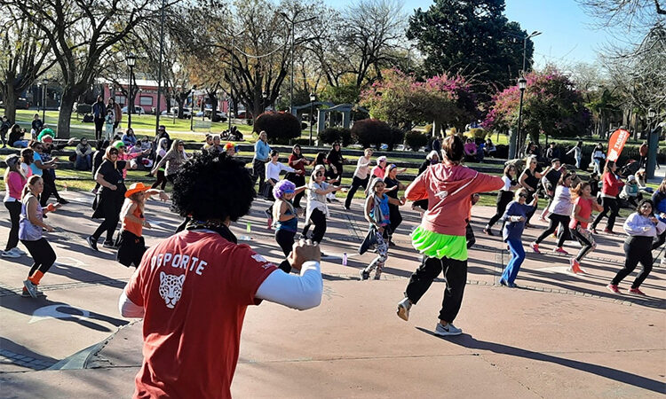 Plazas Activas continúa promoviendo la actividad física al aire libre dentro de la comunidad de Tigre