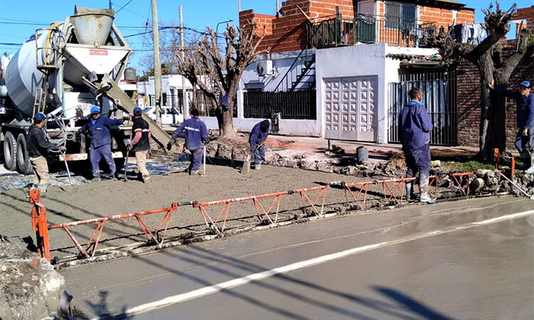 El Municipio de Tigre avanza con obras de asfalto en Troncos del Talar