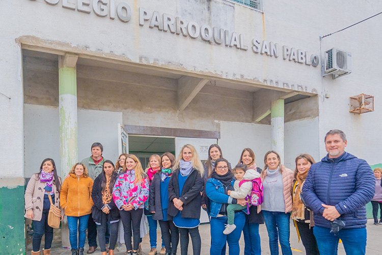 San Fernando ayuda con pintura, mobiliario y la renovación de sus veredas al Colegio San Pablo