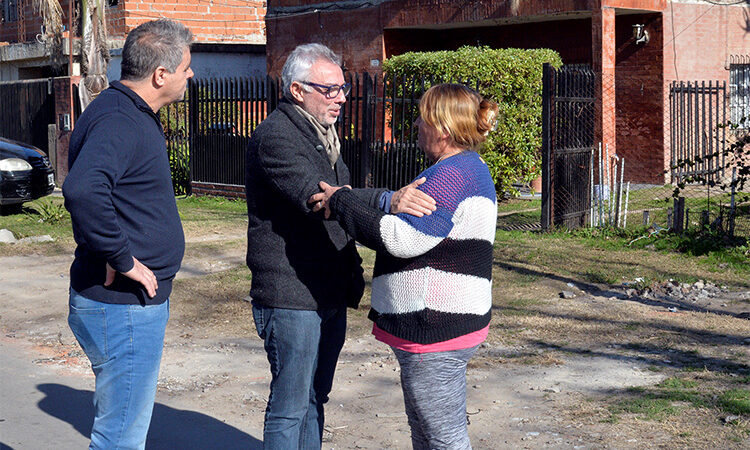 Julio Zamora supervisó el Plan de Veredas Vecinales en el barrio Las Tunas