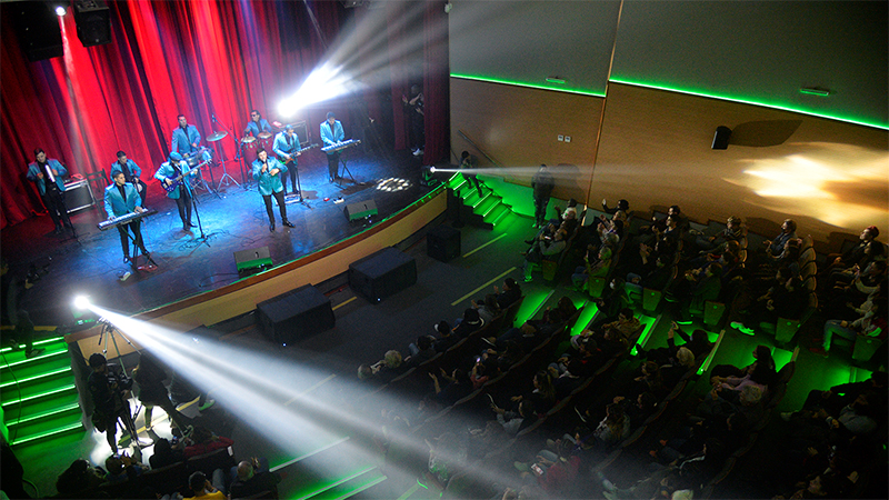 A sala llena, Los Charros deleitaron al público de Tigre en el Teatro Municipal Pepe Soriano