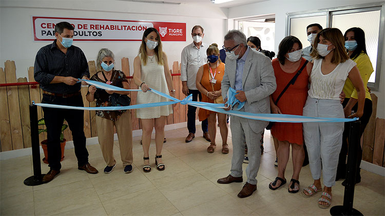 Julio Zamora inauguró el Centro de Rehabilitación Psicofísica para Adultos Juana Azurduy en Tigre centro