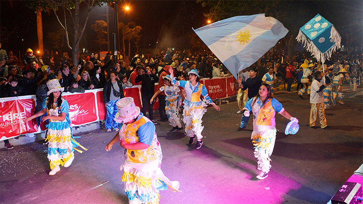 En Benavídez, centenares de familias disfrutaron la apertura de los Carnavales 2023 del Municipio de Tigre en un marco de alegría y entretenimiento