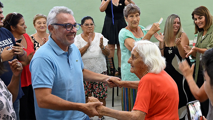 En Las Tunas, Julio Zamora participó del 30° aniversario del Centro de Jubilados “San Antonio”