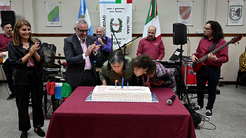 Julio Zamora acompañó a la Sociedad Italiana de Tigre en su 145° aniversario dentro de la comunidad
